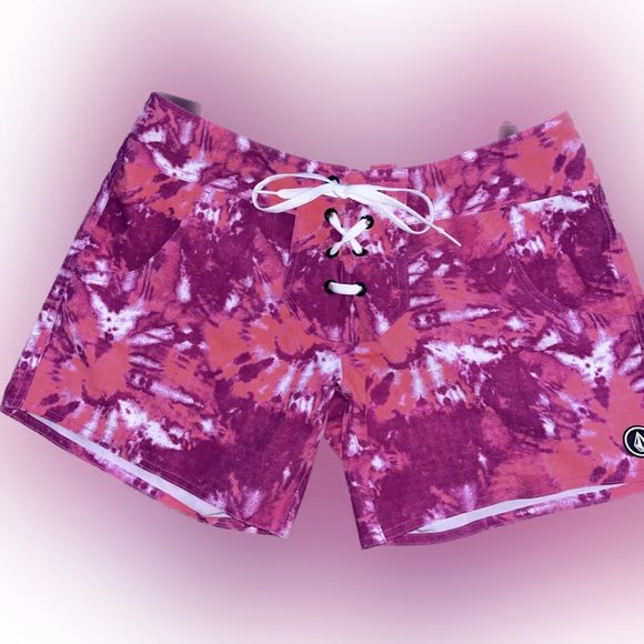 Woman’s Volcom Boardshorts 🌵31” - Picture 1 of 8